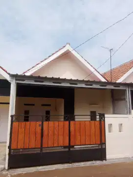 Rumah  dekat jalan raya akse mobil lokasi bagus