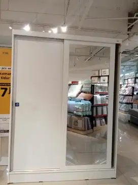 Lemari sliding white