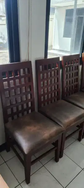 Mau jual Kursi jati bekas cafe