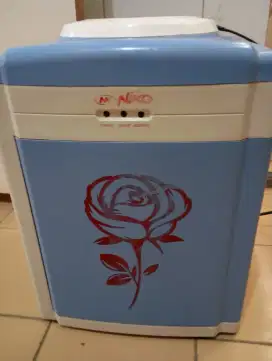 Dispenser meja Niko