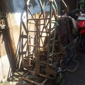 jual troli bekas borongan ada 7 unit