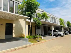 Rumah Siap Huni Fasilitas Kolam Renang Jatiwarna, Survai Aja Dulu