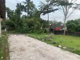 Tanah Dekat Pasar Turi, SHM Pekarangan mangku jalan utama turi