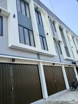 Di jual rumah & Ruko termurah di perbatasan Cibubur Jakarta Timur
