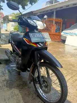 Jual /tukar Honda kharisma 2004 full original dengan Honda beat