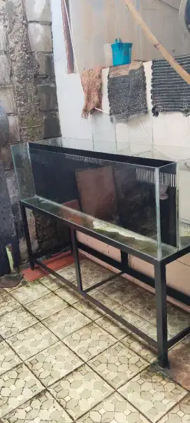 Dijual aquarium satu sett