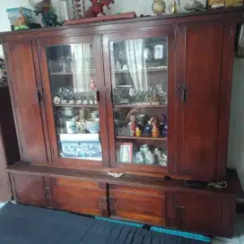 Lemari Jati Jadul Pembuatan Tahun 1950'an