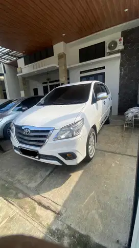 Mobil Toyota Kijang Innova 2.0 G MT Bensin Tahun 2014