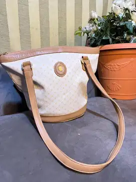 Tas cantik nan manja