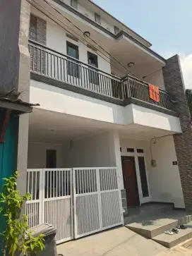 Rumah Disewakan Dua Lantai