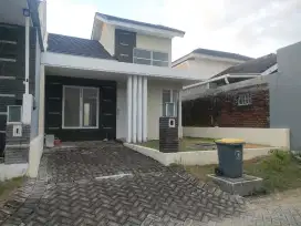 Di sewakan Rumah Siap Huni ,lokasi La Diva Green Hill ,Menganti