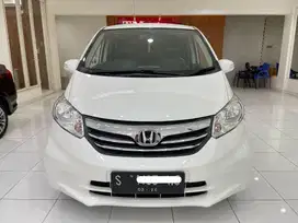 Honda Freed 1.5 E Automatic 2013 Kondisi Super Mulus