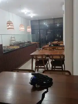 Dibutuhkan waitress