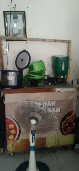 Meja jualan rombong bekas
