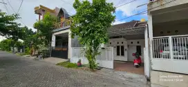 Disewakan Rumah LB 80 m2, LT 120 m2, lokasi di Gununganyar Emas
