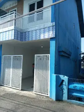 Disewakan rumah 2 lantai di Condet pasar rebo, lokasi strategis