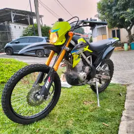 Jarang dipakai, Mulus, Orisinil BF150 2022