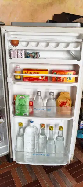Kulkas 1 pintu putih