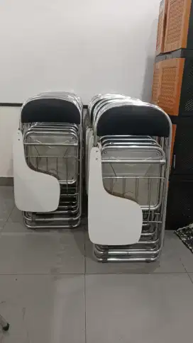 Kursi kuliah atau kursi belajar