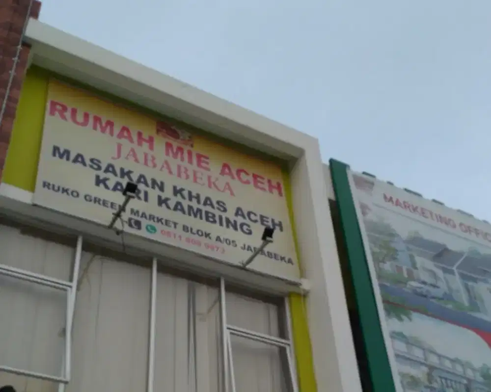 bDIBUTUHKAN WAITERS DI RUMAH MIE ACEH JABABEKA