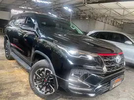 Fortuner 2021 TRD Diesel Hitam tgn 1 dari baru Service Record