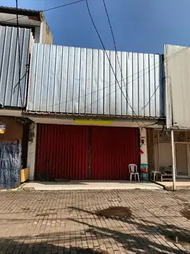 Disewakan ruko 2 lantai di jalan utama Taman Galaxy, Bekasi