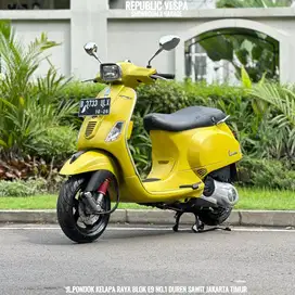 JUAL MURAH Vespa S IGET 125 3V th 2016 warna KUNING Doff