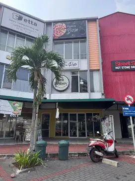 RUKO GADING SERONG ADA BALKON HADAP JALAN RAYA , 3 LANTAI SIAP USAHA
