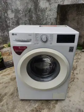 Mesin cuci front loading LG 7 KG