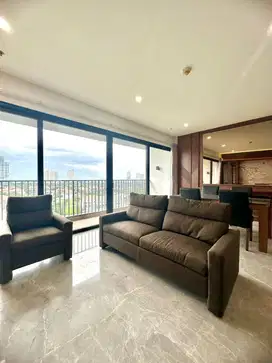 DISEWAKAN CEPAT GRAHA GOLF APARTEMEN MEWAH 3+1BR FULL FURNISHED