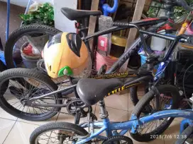 Sepeda BMX 20 inci