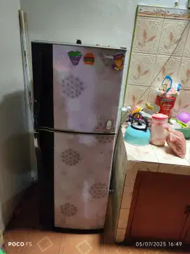 Kulkas Sharp 2 pintu not Samsung