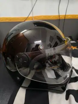 Helm custom like new