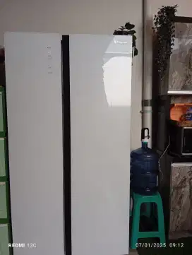 Kulkas Hisense side by side