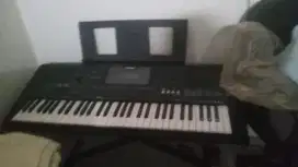 Alat Musik Keyboard Yamaha PSR 453 Original
