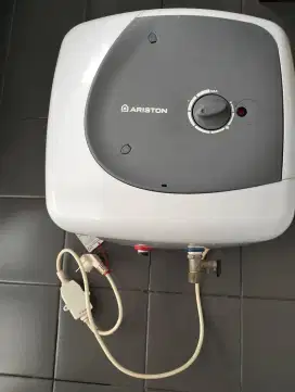 Di jual 1 unit Water Heater