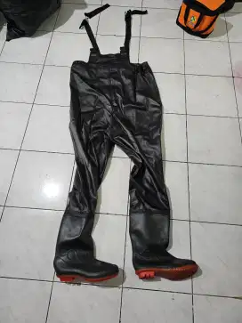 Baju warepack set dg sepatu anti air buat mancing dll