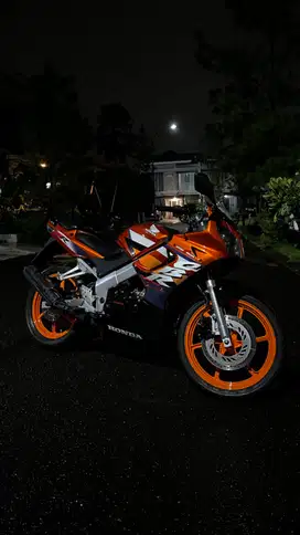 Cbr 150 old warna orange