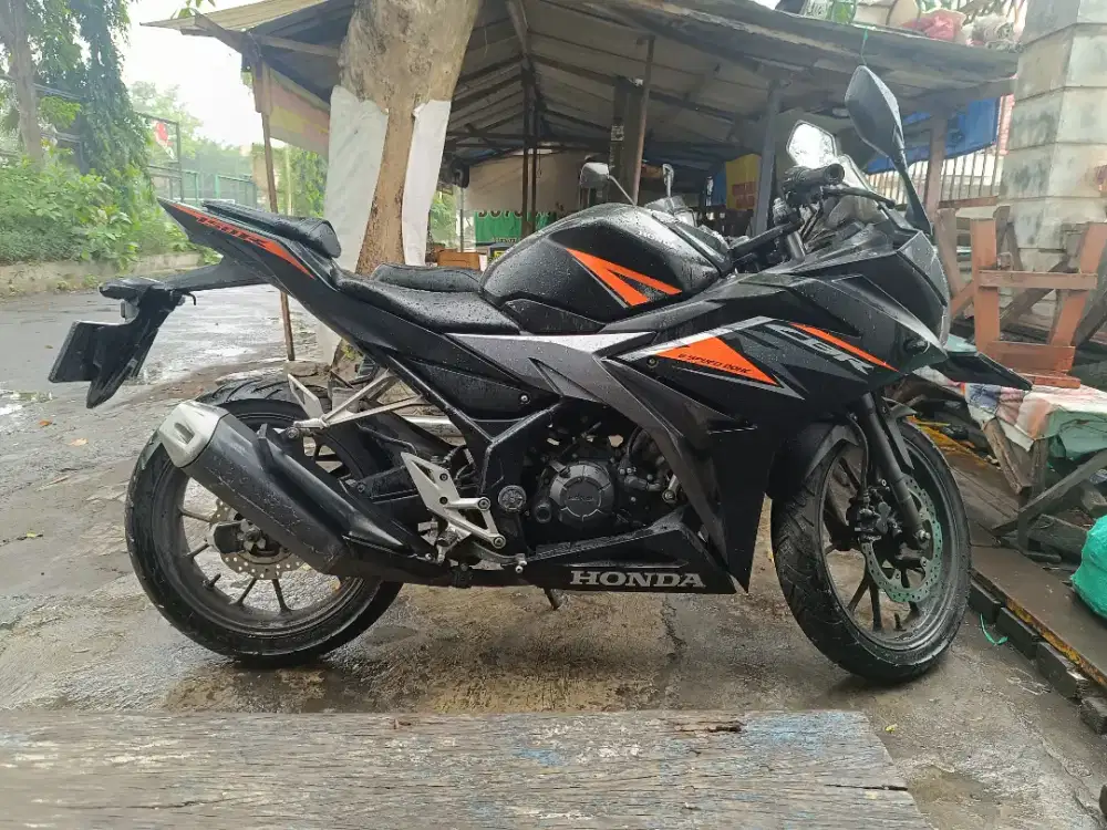 Di Jual Honda CBR150 Facelift warna original sesuai gambar