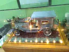 Pajangan antik Mobil kuno full lampu