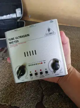 Behringer Tube Ultragain Mic 100 Preamp Mic Pre amp tabung
