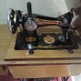 Mesin jahit klasik merek standard