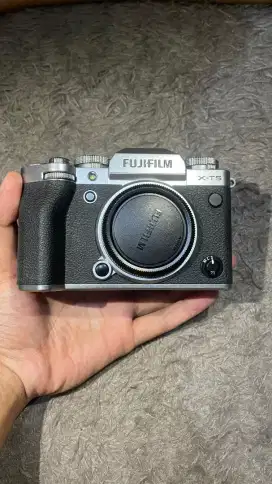 Fujifilm XT5 like new