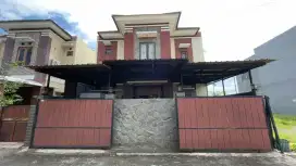 Dijual Rumah 2 Lantai lokasi Kadilangu, Solo Baru.