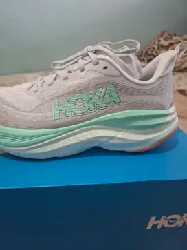 Sepatu hoka running women