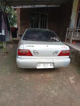 Mobil soluna mata kucing