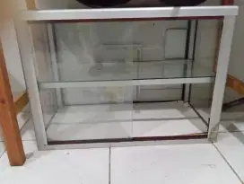 Etalase kaca bekas
