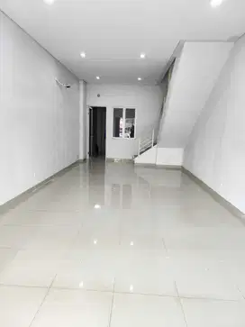 RUKO 3 LANTAI SOUTH SORRENTO GADING SERPONG, SIAP PAKAI USAHA