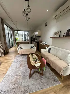 Sewa Rumah Tropis Elegan di Petukangan Selatan Jakarta Selatan