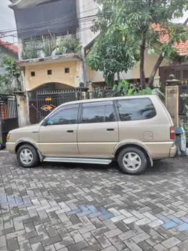 Toyota Kijang 2000 Bensin